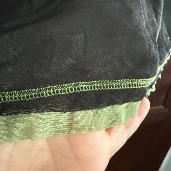 ORNA FARHO Paris | Y2K Vintage Green Double Mesh Ruffle V Neck Short Sleeve Top - Picture 4 of 6